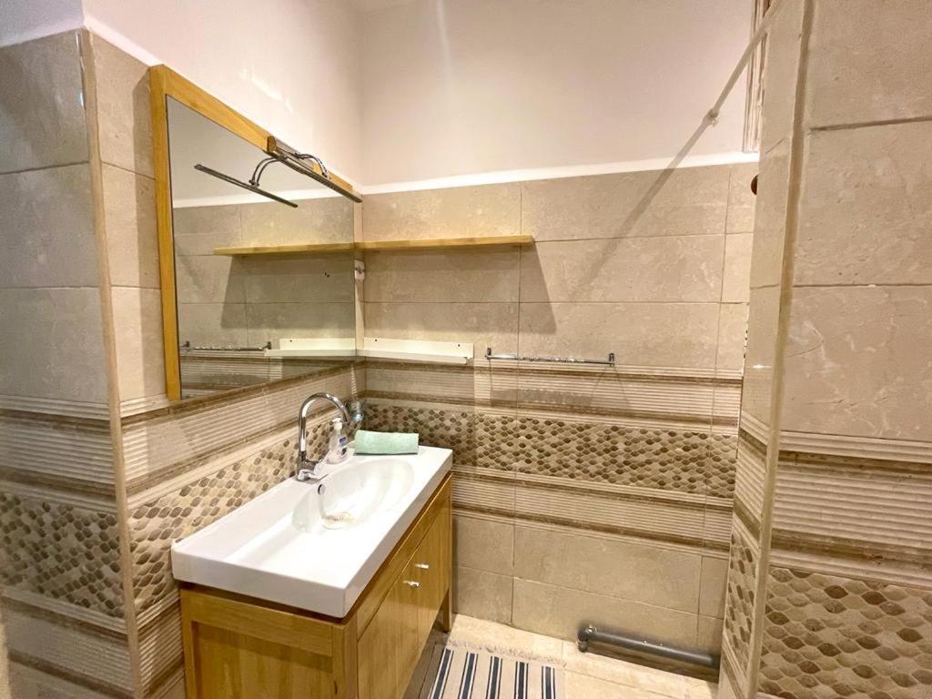 Appartement Dans Immeuble Haussmanien Algiers Zewnętrze zdjęcie